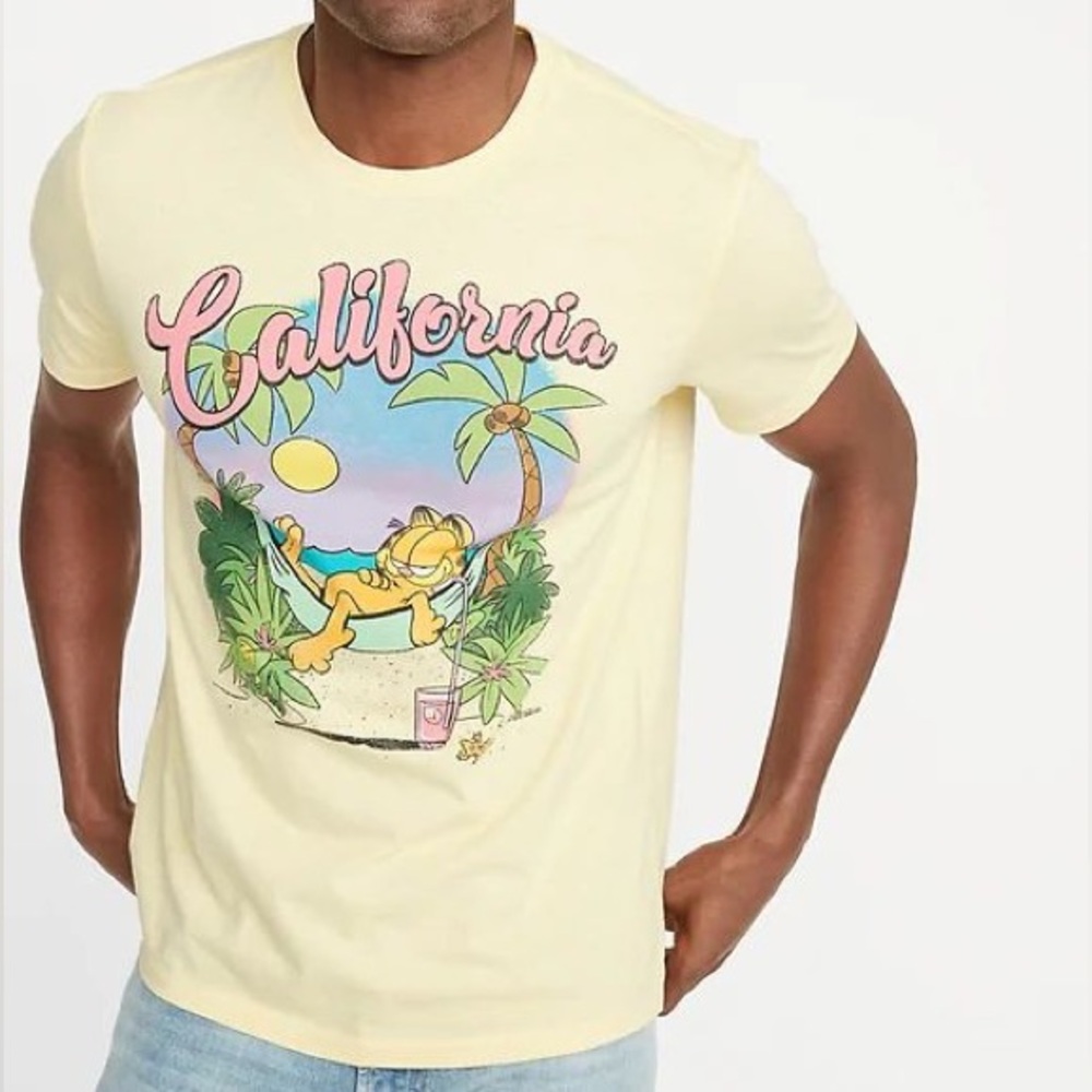 Old Navy Garfield “California” Graphic T-Shirt in Yellow Size XL